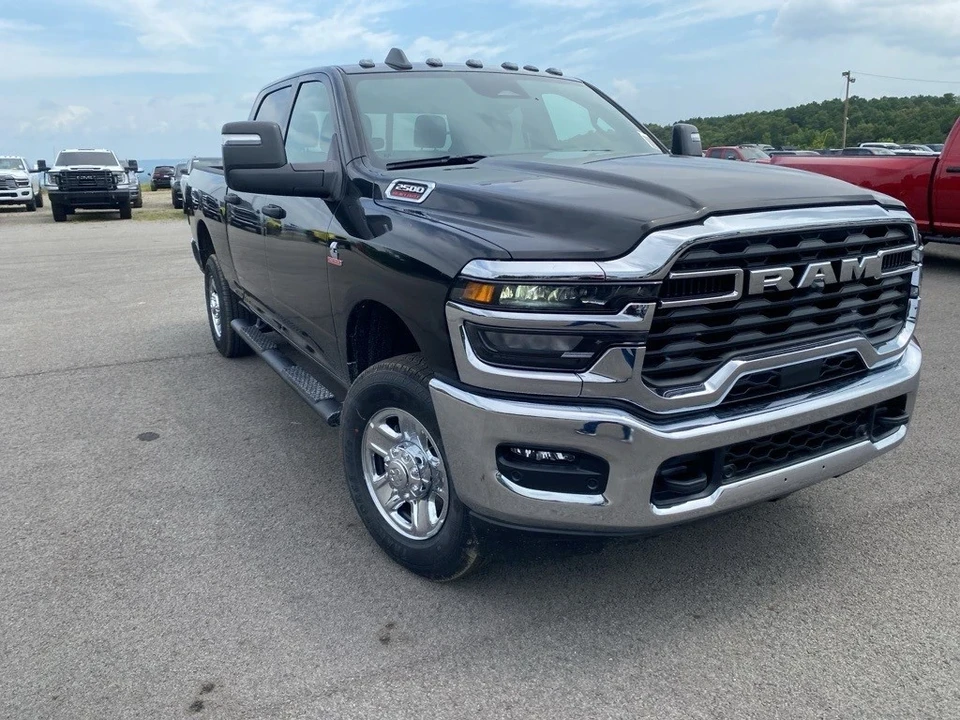 2025 Ram 2500 - Image 3 of 12