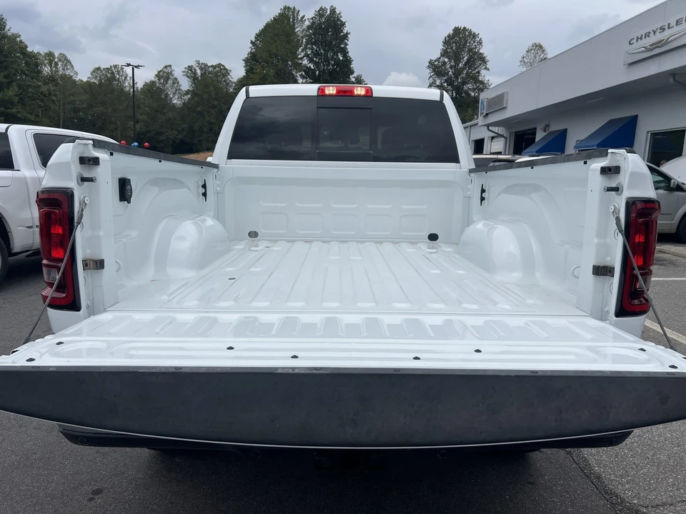 2025 Ram 2500 - Image 8 of 12
