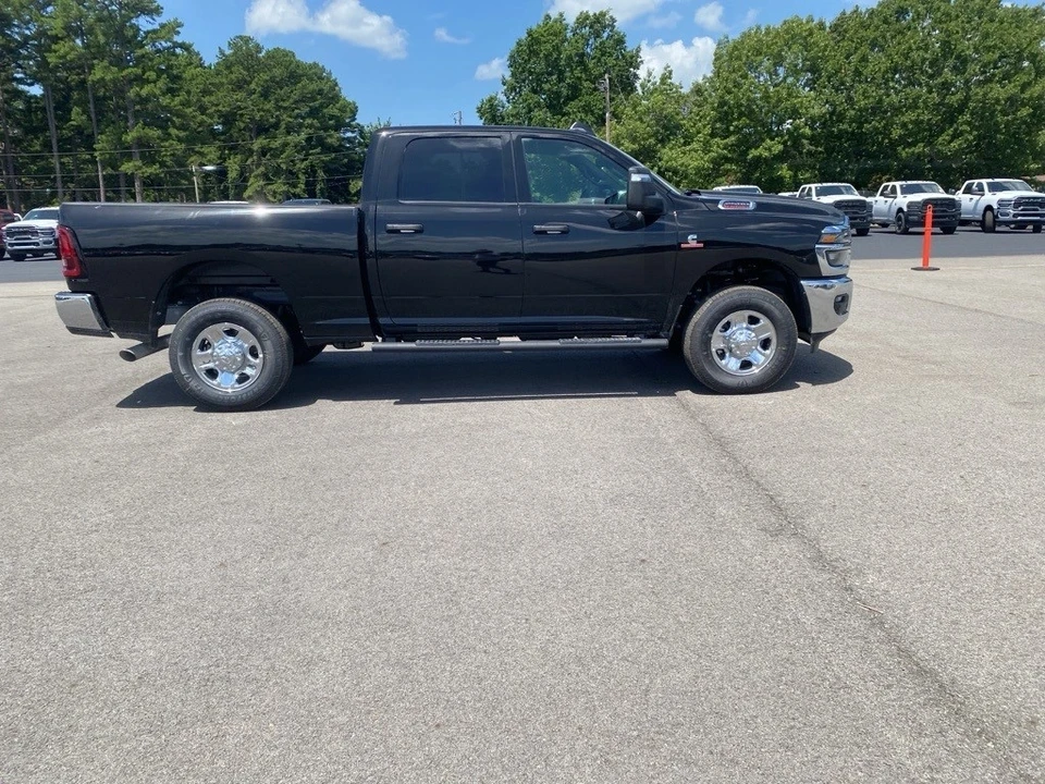 2025 Ram 2500 - Image 4 of 12