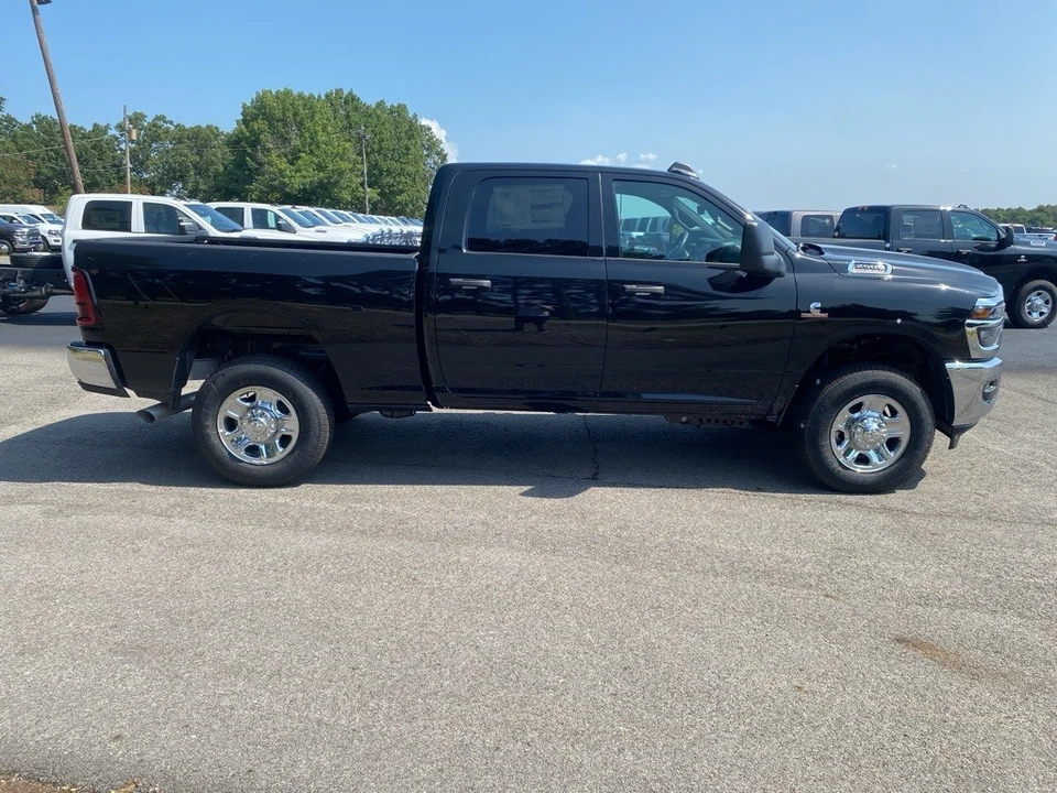 2025 Ram 2500 - Image 4 of 12