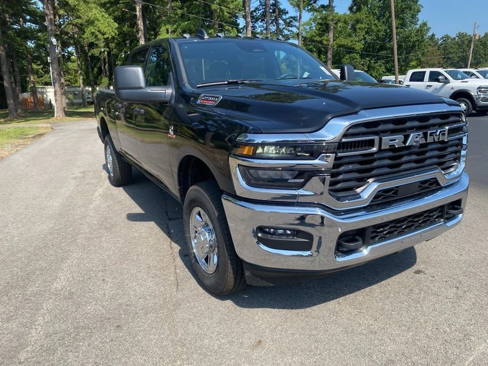 2025 Ram 2500 - Image 3 of 12