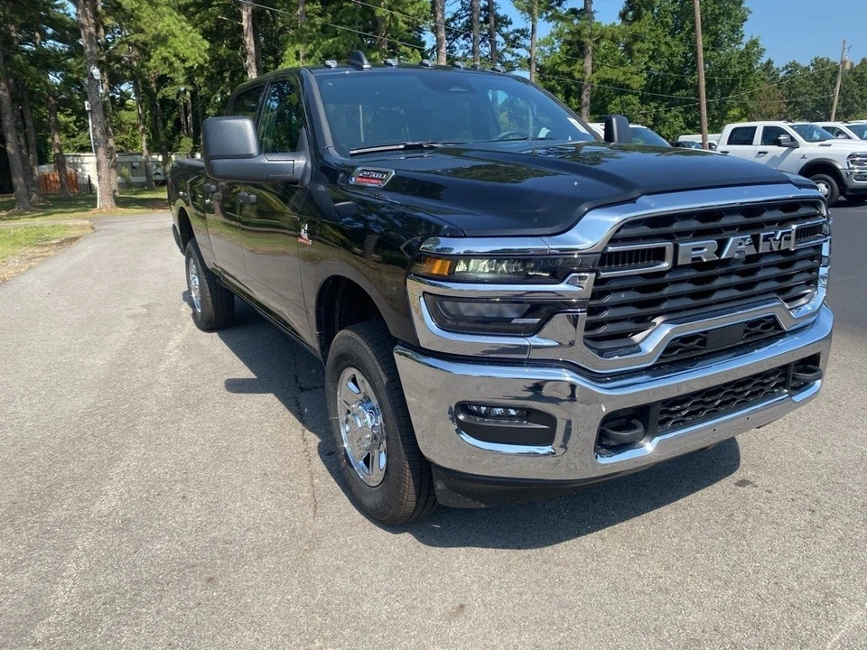 2025 Ram 2500 - Image 3 of 12