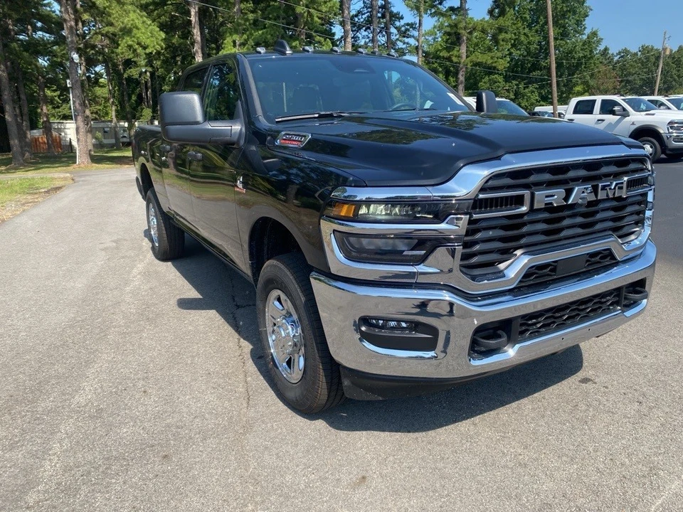 2025 Ram 2500 - Image 3 of 12