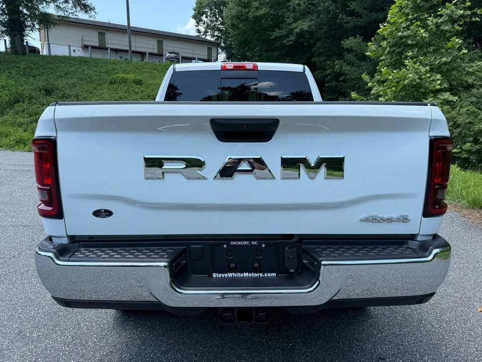 2025 Ram 2500 - Image 8 of 12