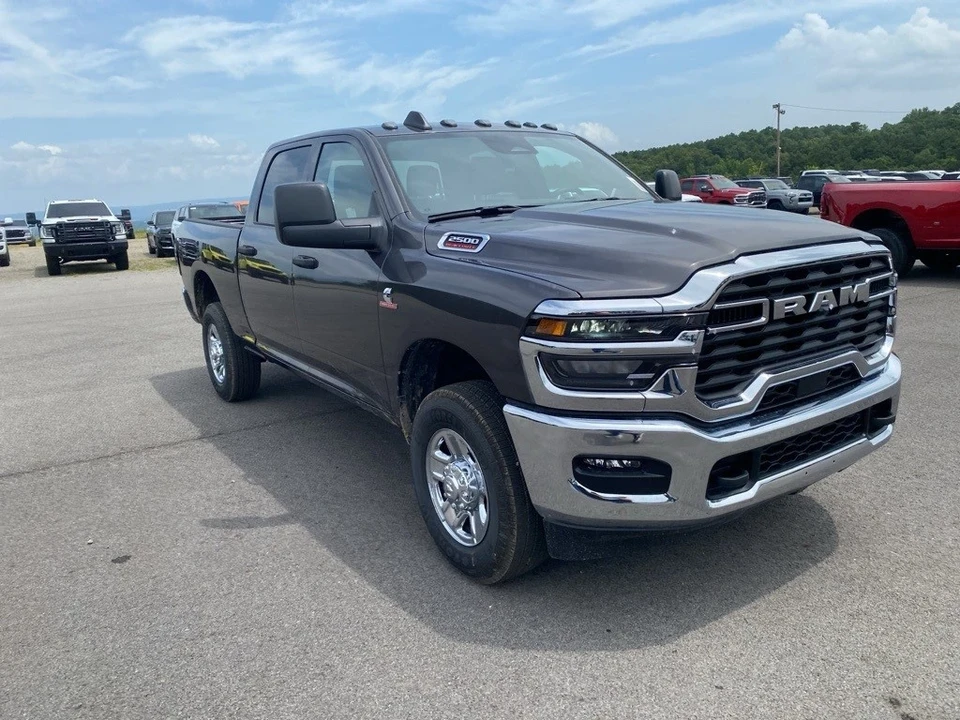 2025 Ram 2500 - Image 3 of 12