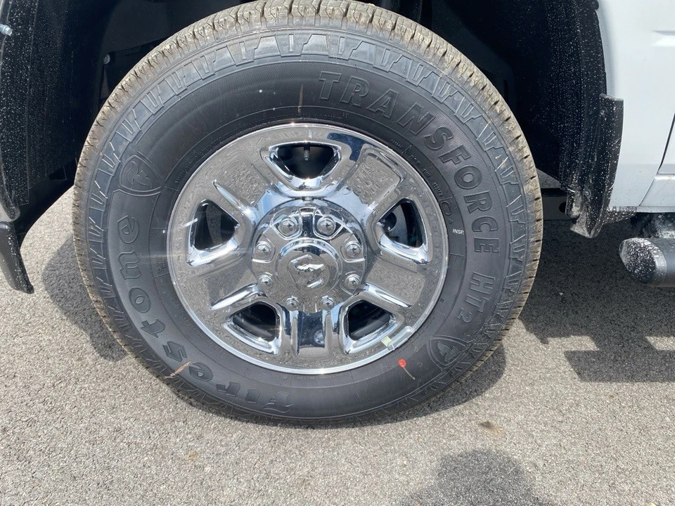 2025 Ram 2500 - Image 9 of 12