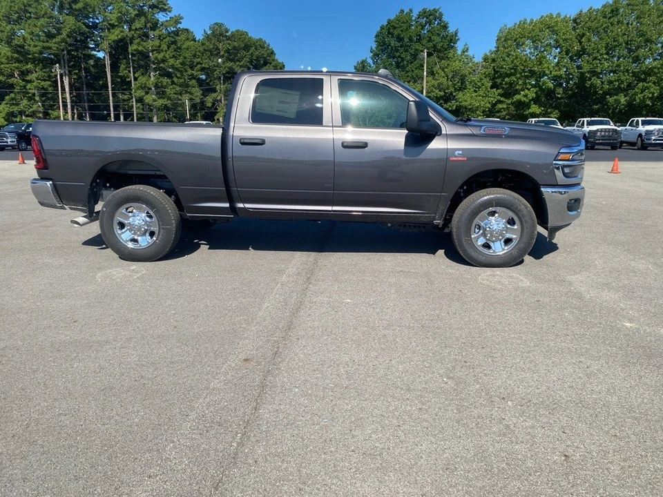 2025 Ram 2500 - Image 4 of 12