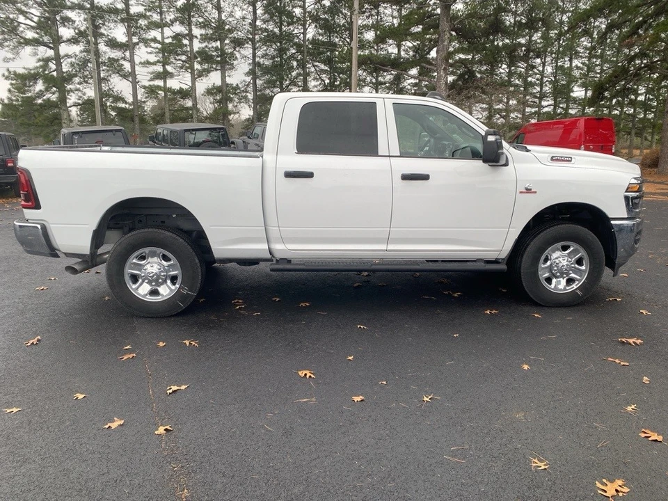 2025 Ram 2500 - Image 4 of 12