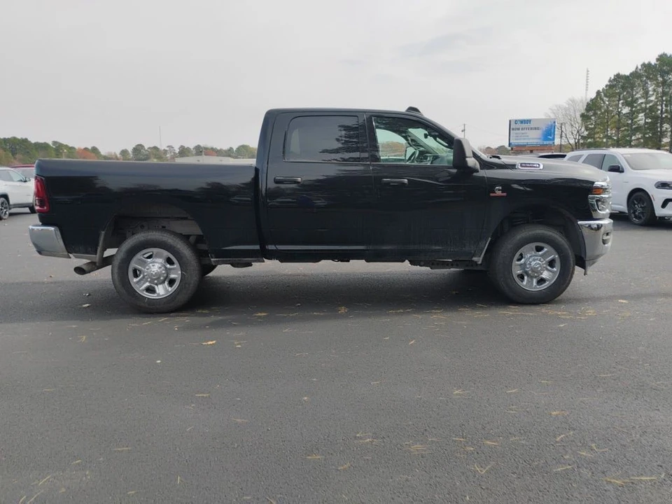 2025 Ram 2500 - Image 4 of 12