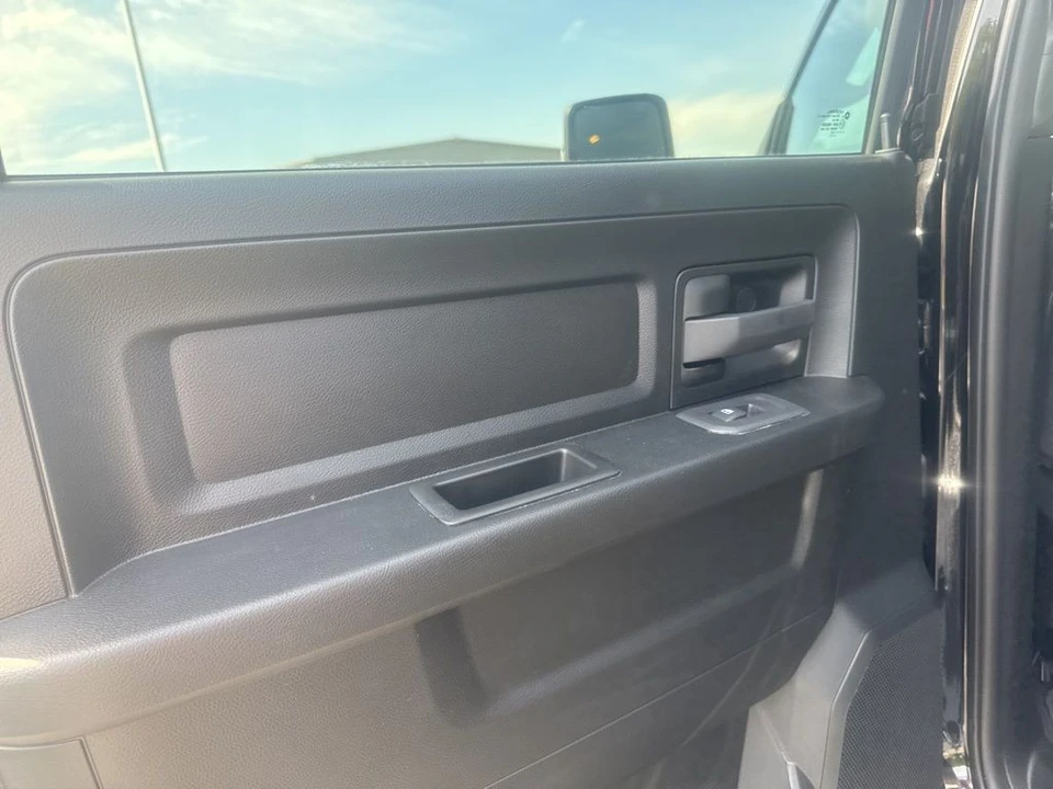2025 Ram 2500 - Image 15 of 24