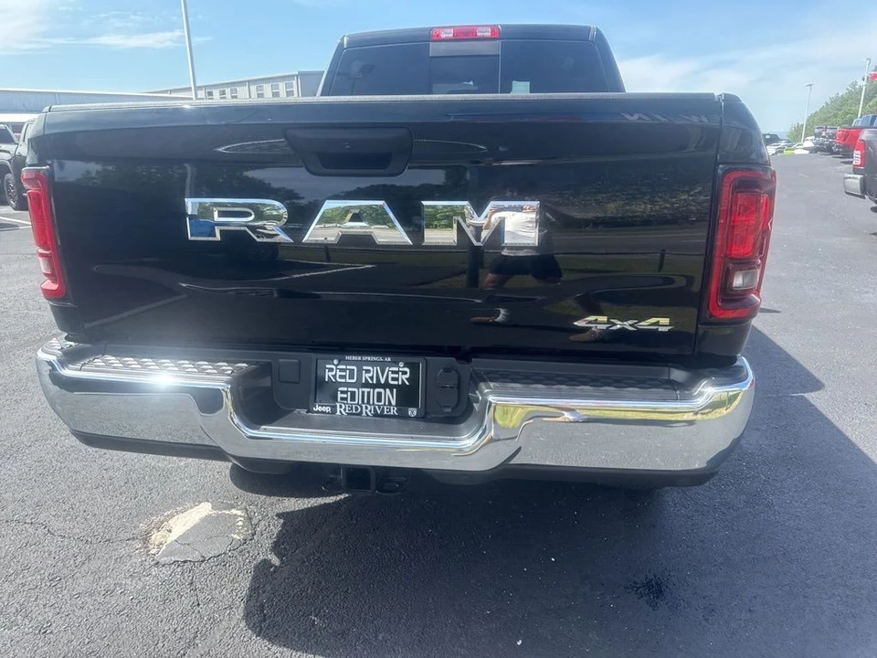 2025 Ram 2500 - Image 7 of 24