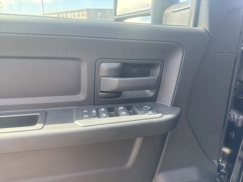 2025 Ram 2500 - Image 16 of 24