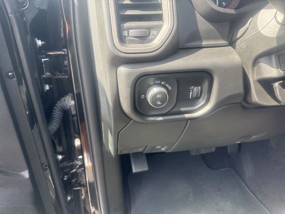 2025 Ram 2500 - Image 17 of 24