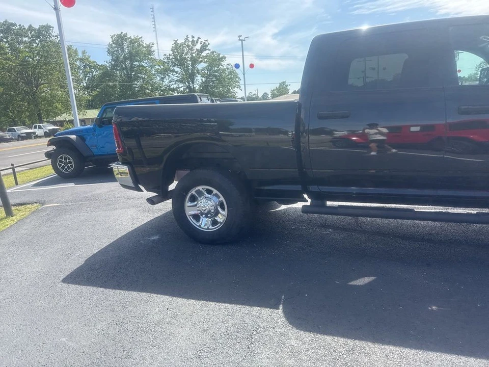 2025 Ram 2500 - Image 5 of 24