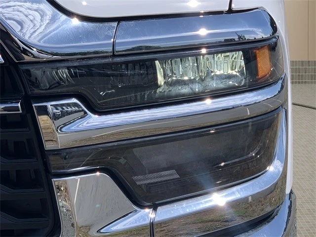 2025 Ram 2500 - Image 10 of 12