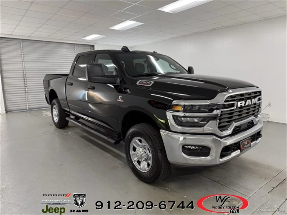 2025 Ram 2500 - Image 3 of 12