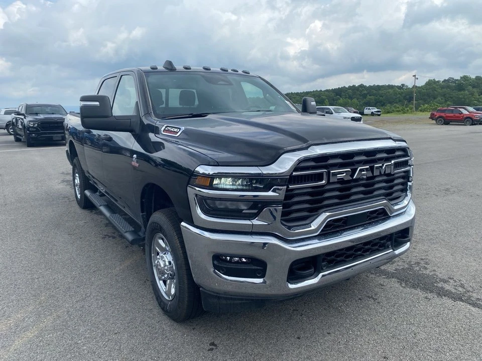 2025 Ram 2500 - Image 3 of 12