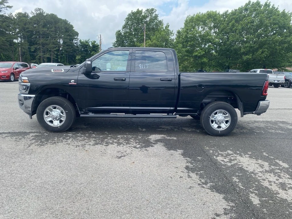 2025 Ram 2500 - Image 8 of 12