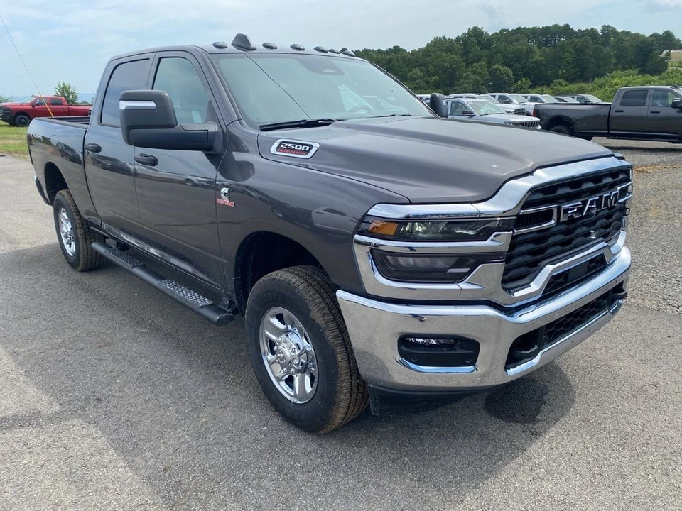 2025 Ram 2500 - Image 3 of 12