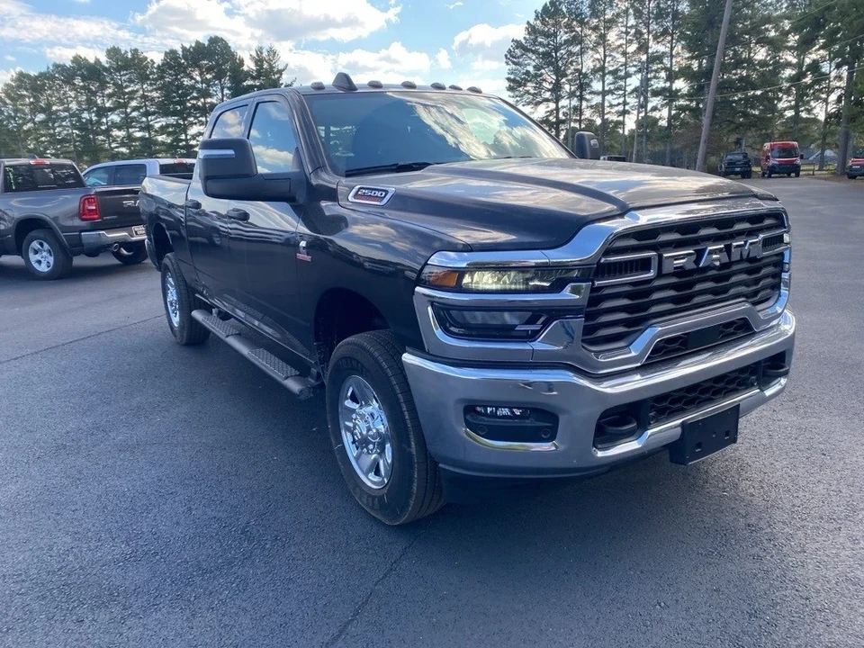 2025 Ram 2500 - Image 3 of 12