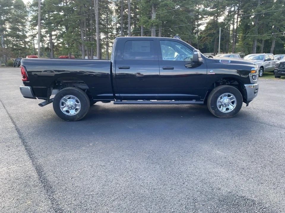 2025 Ram 2500 - Image 4 of 12