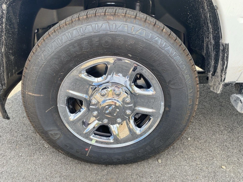 2025 Ram 2500 - Image 9 of 12