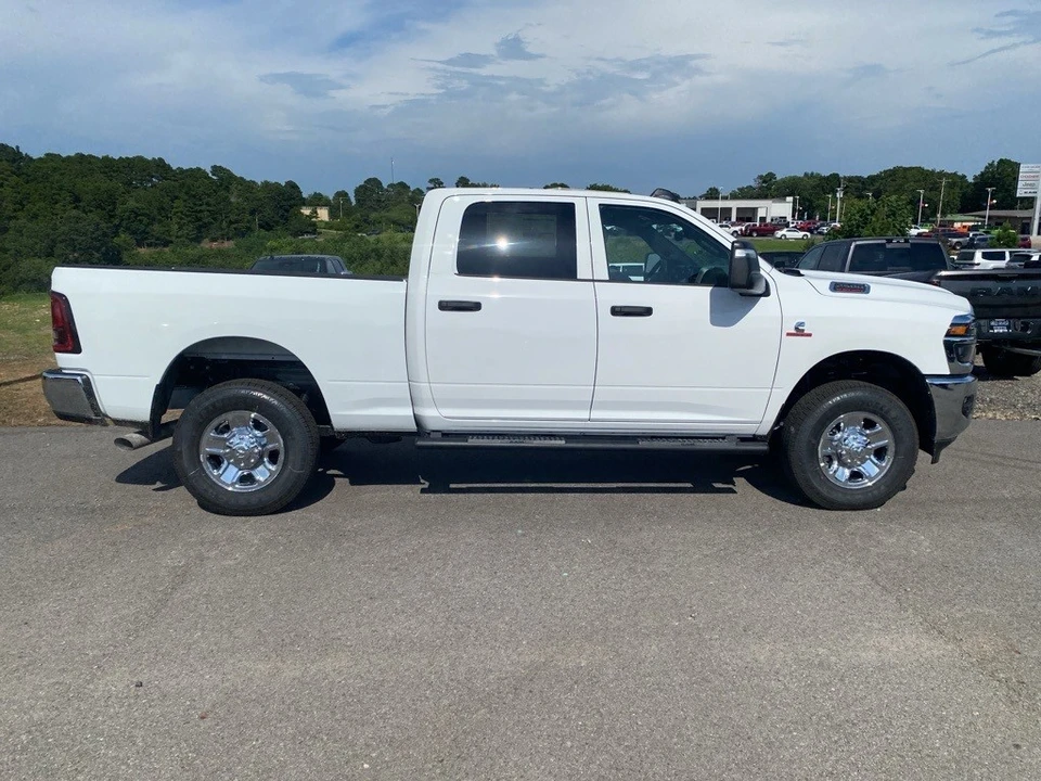 2025 Ram 2500 - Image 4 of 12