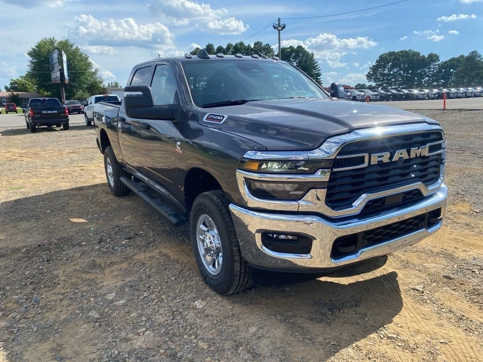 2025 Ram 2500 - Image 3 of 12
