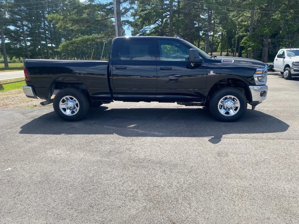 2025 Ram 2500 - Image 4 of 12