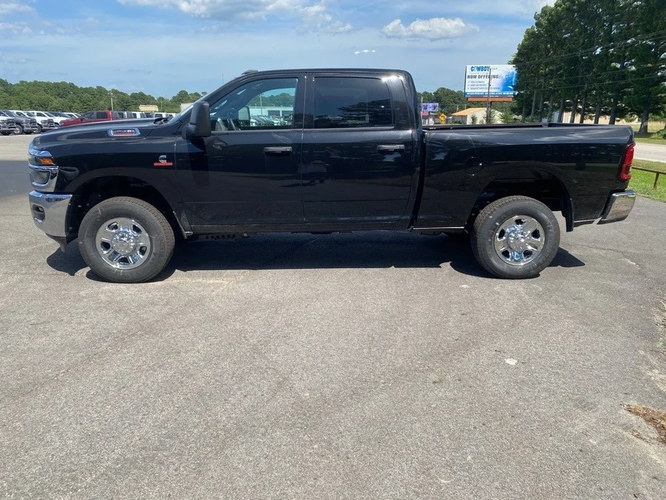 2025 Ram 2500 - Image 8 of 12