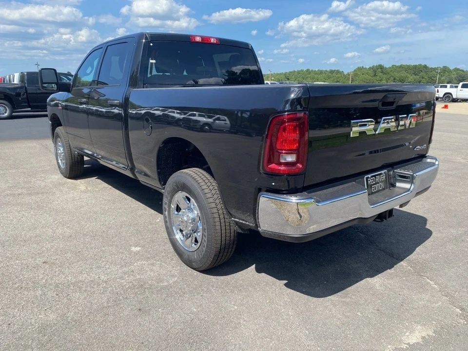 2025 Ram 2500 - Image 7 of 12