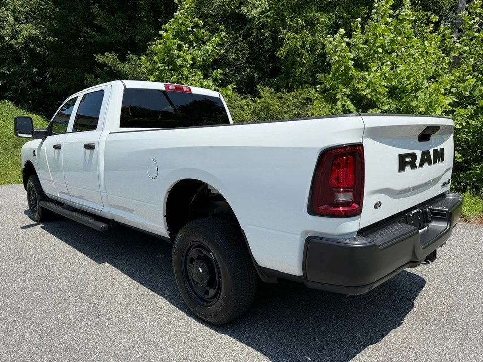 2025 Ram 2500 - Image 10 of 21