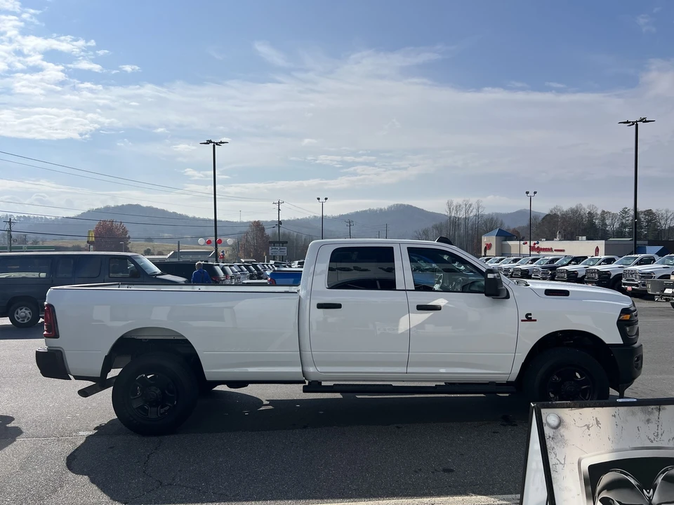 2025 Ram 2500 - Image 4 of 12