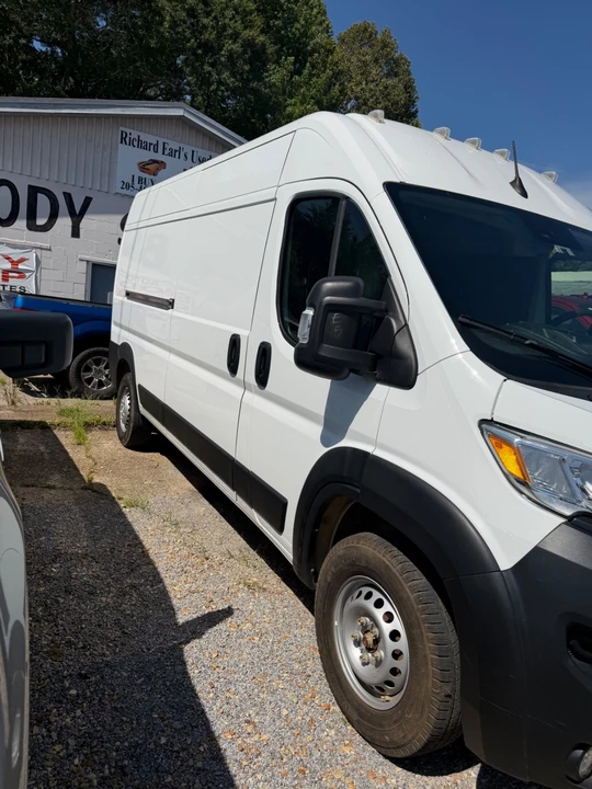 2025 Ram 2500 - Image 16 of 25