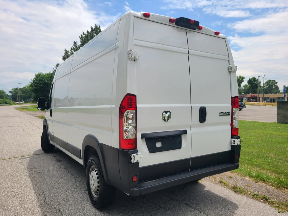 2025 Ram 2500 - Image 3 of 26