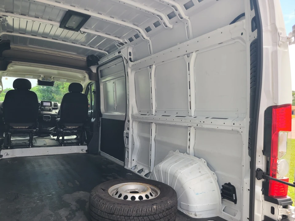 2025 Ram 2500 - Image 17 of 26
