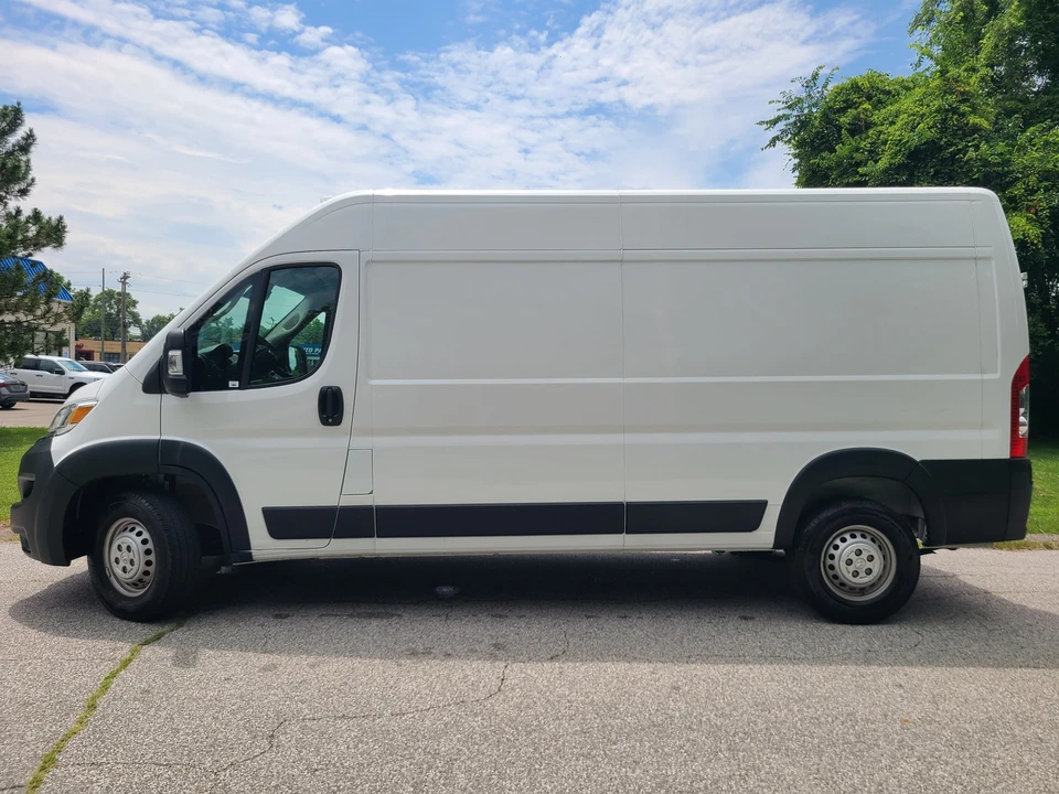 2025 Ram 2500 - Image 2 of 26