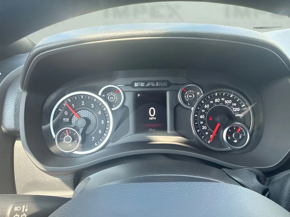 2025 Ram 2500 - Image 18 of 31