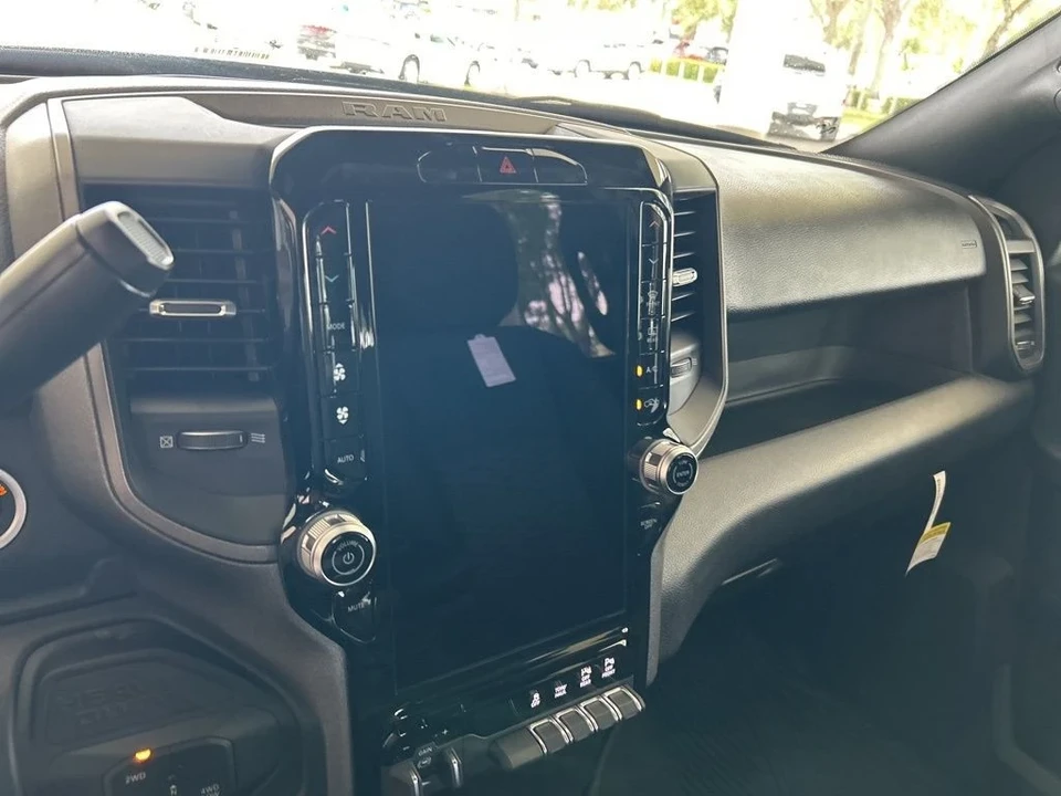 2025 Ram 2500 - Image 7 of 12