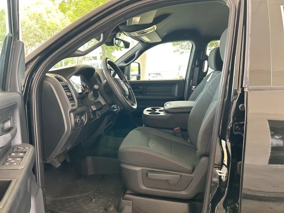 2025 Ram 2500 - Image 5 of 12