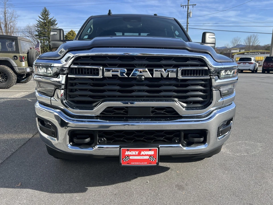 2025 Ram 2500 - Image 5 of 12