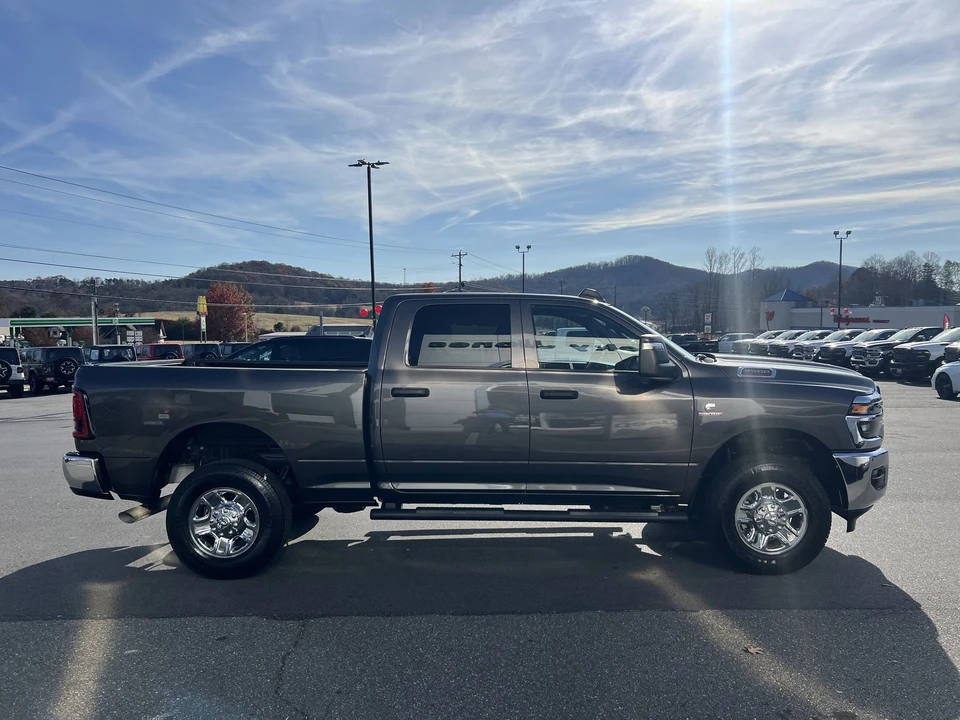 2025 Ram 2500 - Image 4 of 12