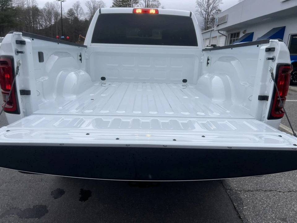 2025 Ram 2500 - Image 10 of 12