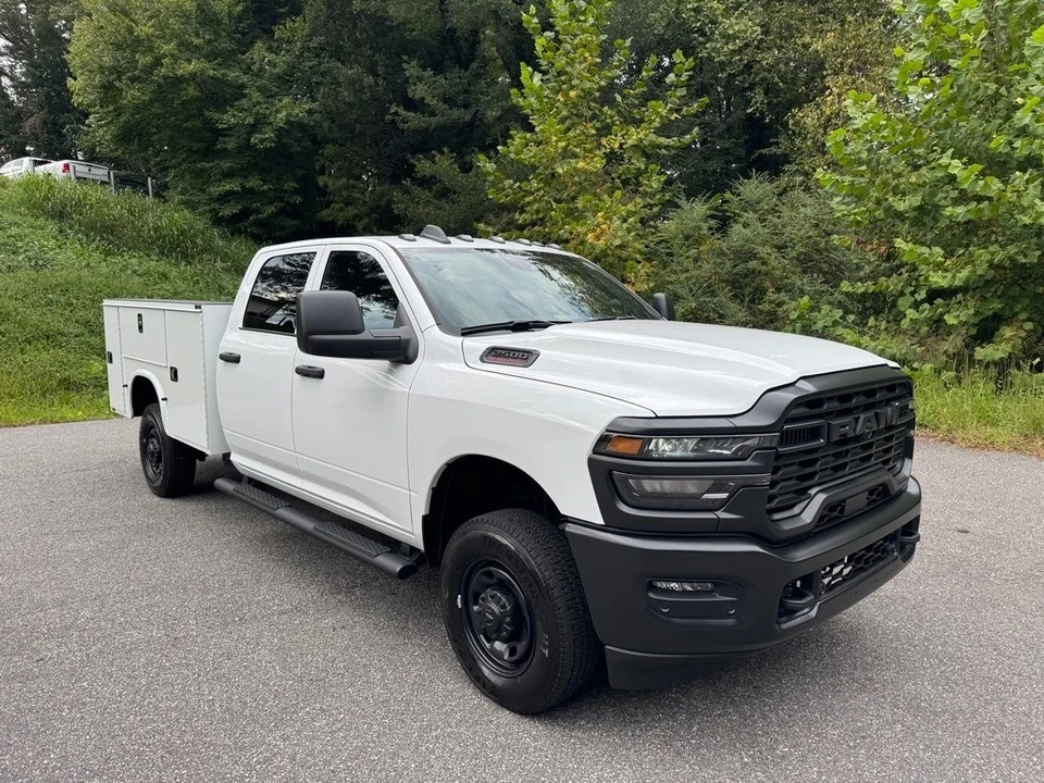 2025 Ram 2500 - Image 5 of 21