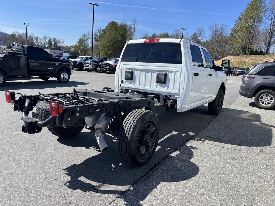 2025 Ram 2500 - Image 3 of 27