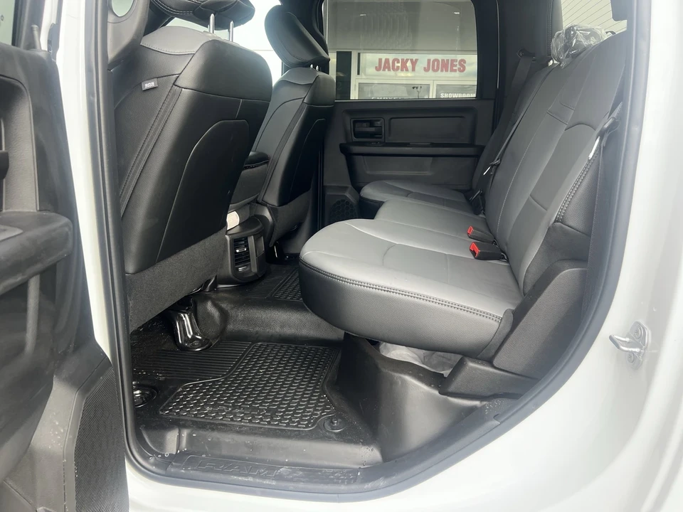 2025 Ram 2500 - Image 9 of 12