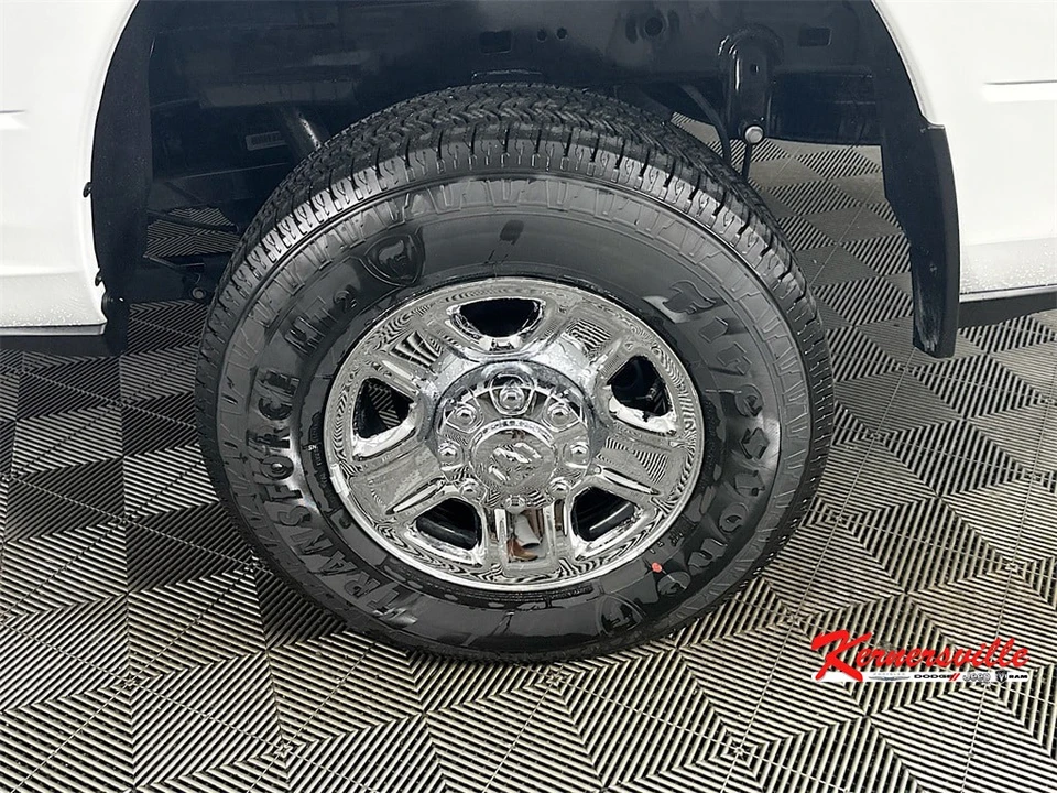 2025 Ram 2500 - Image 17 of 21