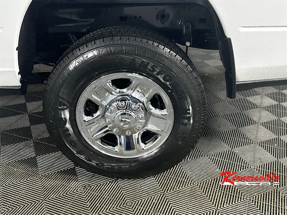 2025 Ram 2500 - Image 17 of 21