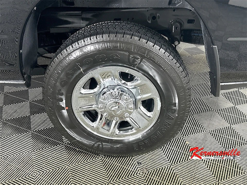 2025 Ram 2500 - Image 18 of 21