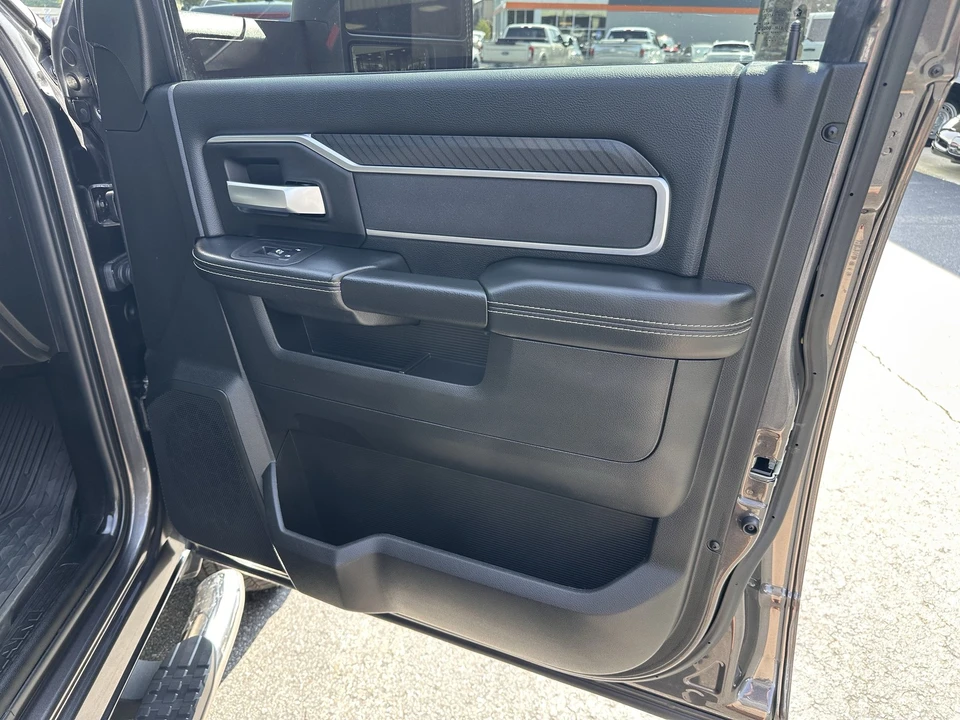 2025 Ram 3500 - Image 14 of 31